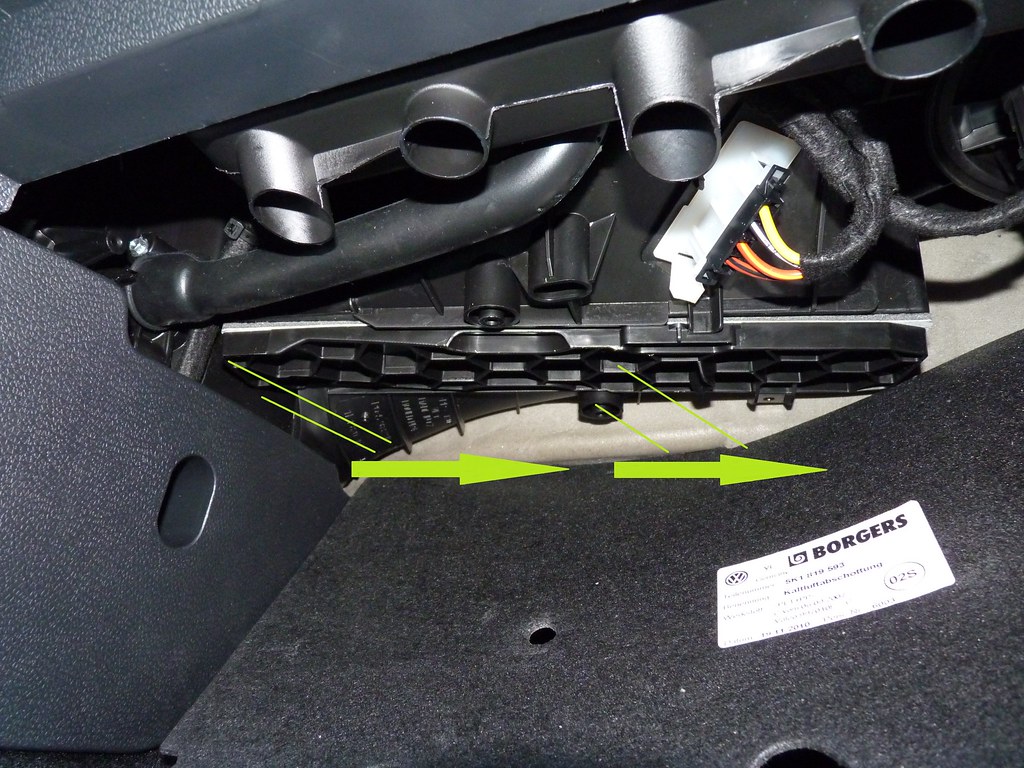 How to change pollen filter on VW Golf 7 – replacement guide